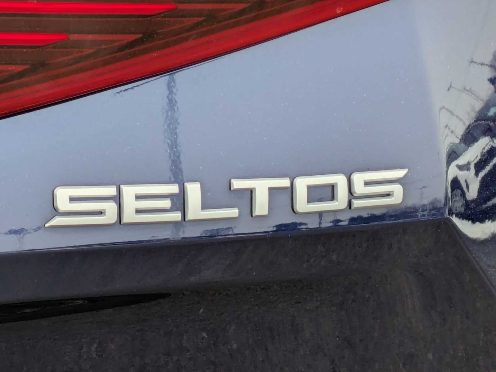 Thumbnail: 2023 Kia Seltos - 12