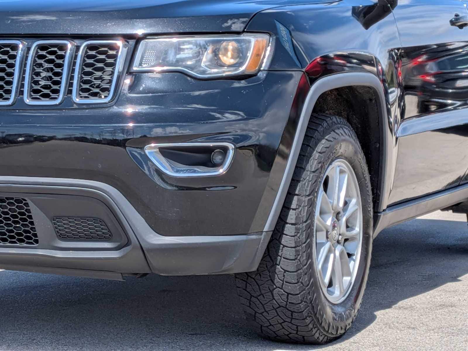 Thumbnail: 2018 Jeep Grand Cherokee - 9