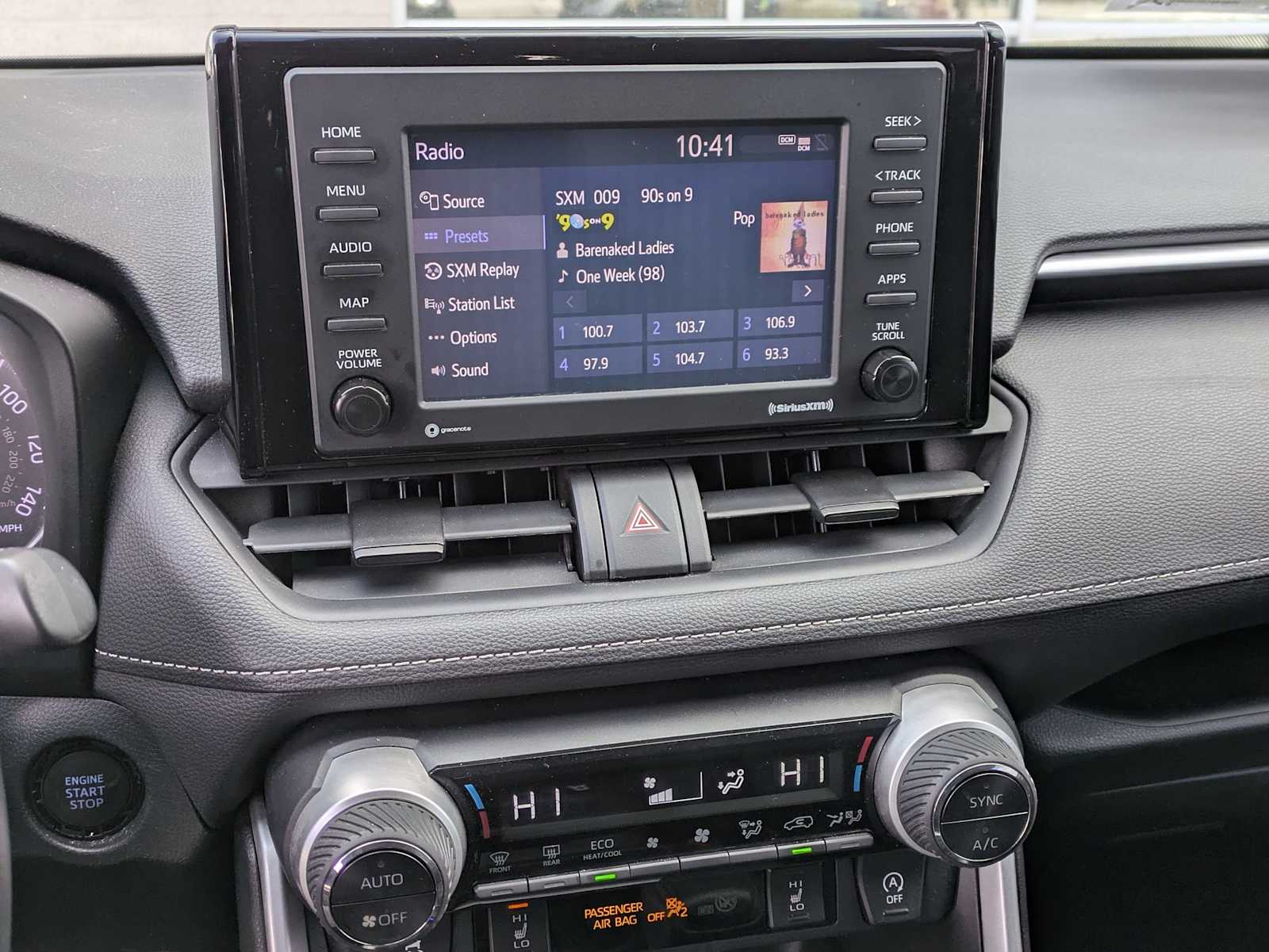 Thumbnail: 2020 Toyota RAV4 - 28