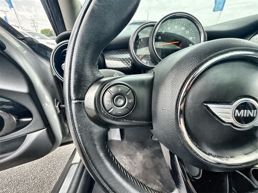 Thumbnail: 2017 MINI Cooper Hardtop - 24