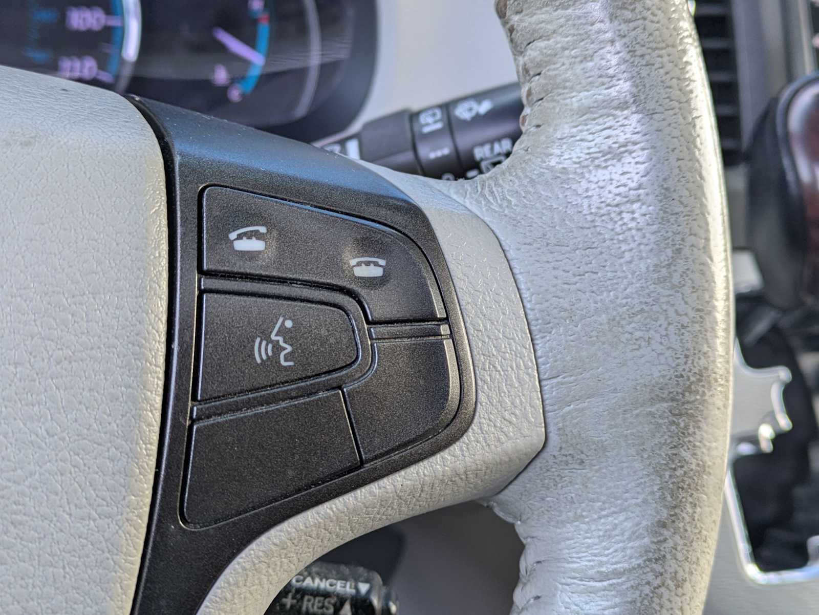 Thumbnail: 2012 Toyota Sienna - 25