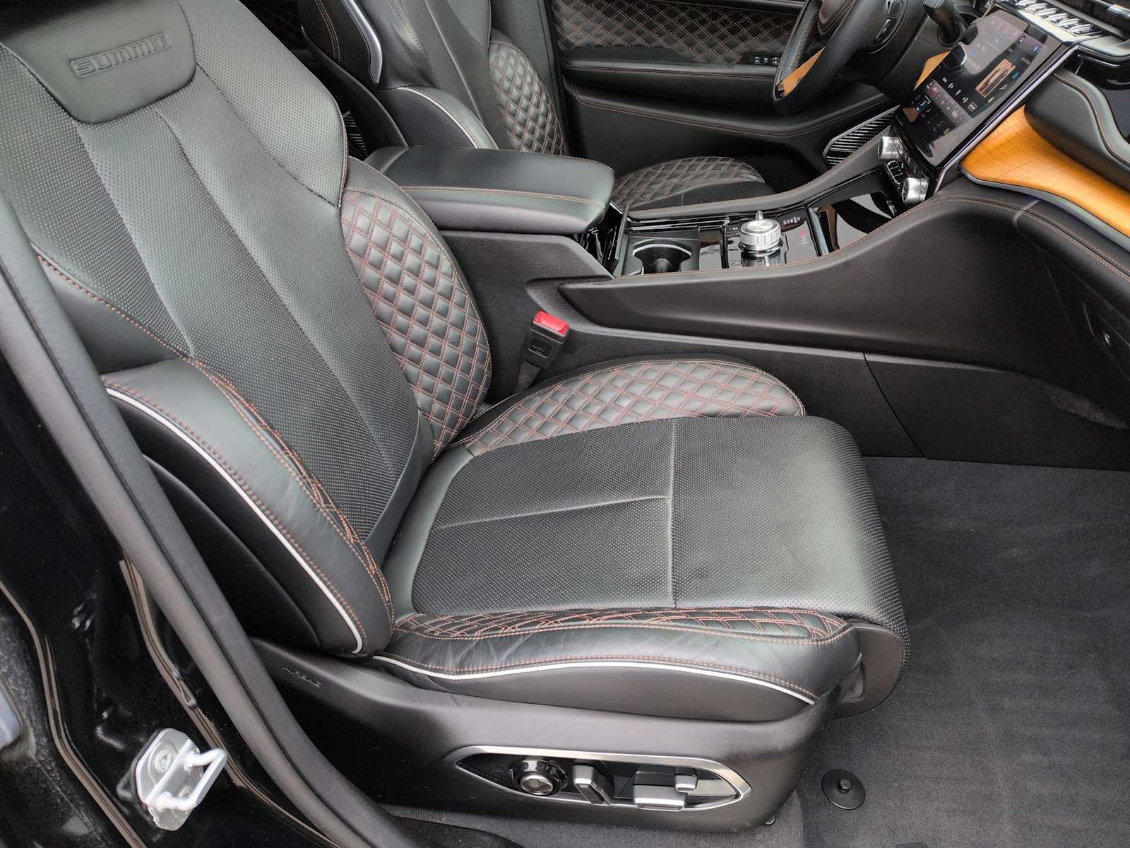 Thumbnail: 2023 Jeep Grand Cherokee - 20