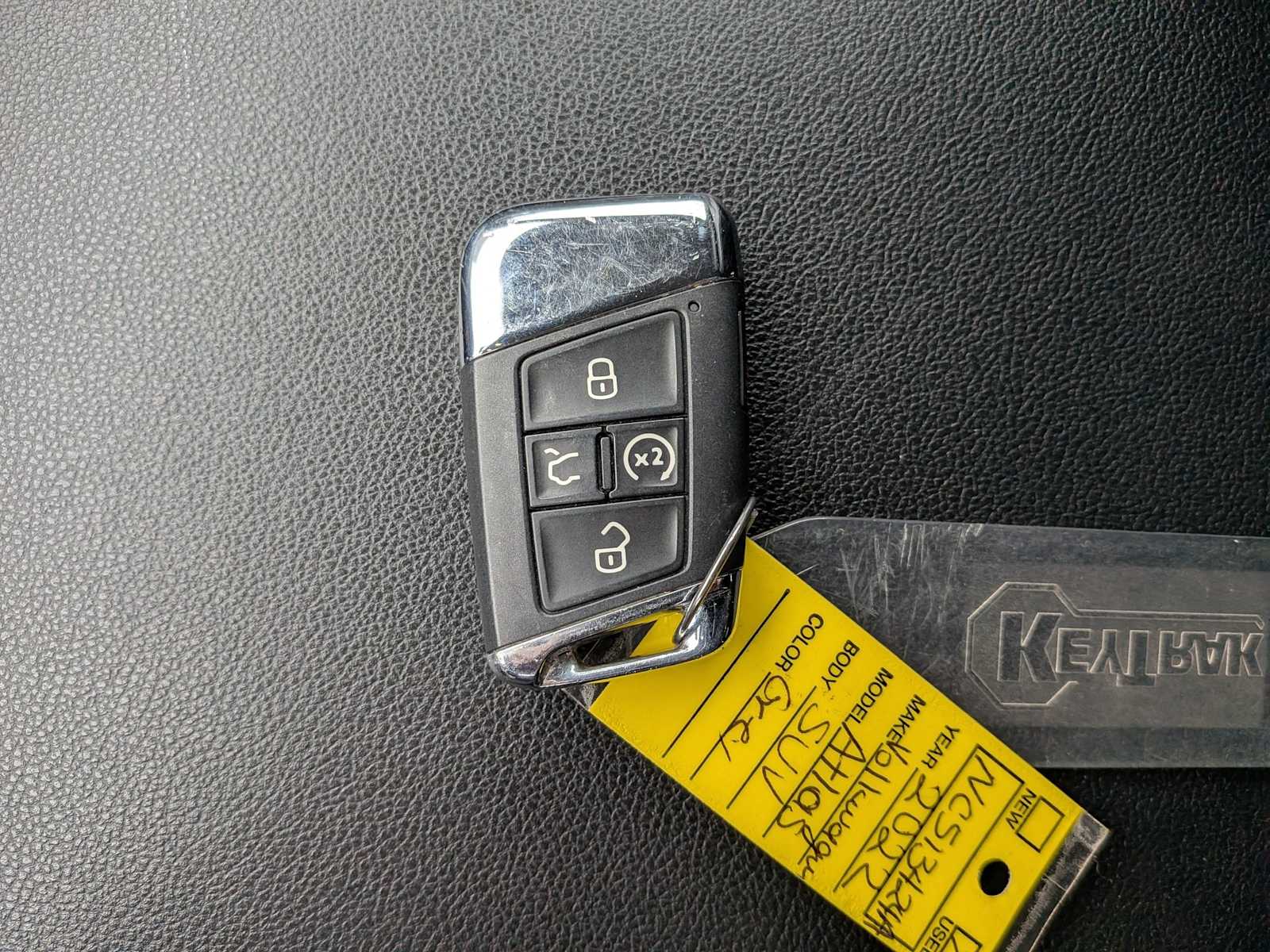 Thumbnail: 2022 Volkswagen Atlas - 33