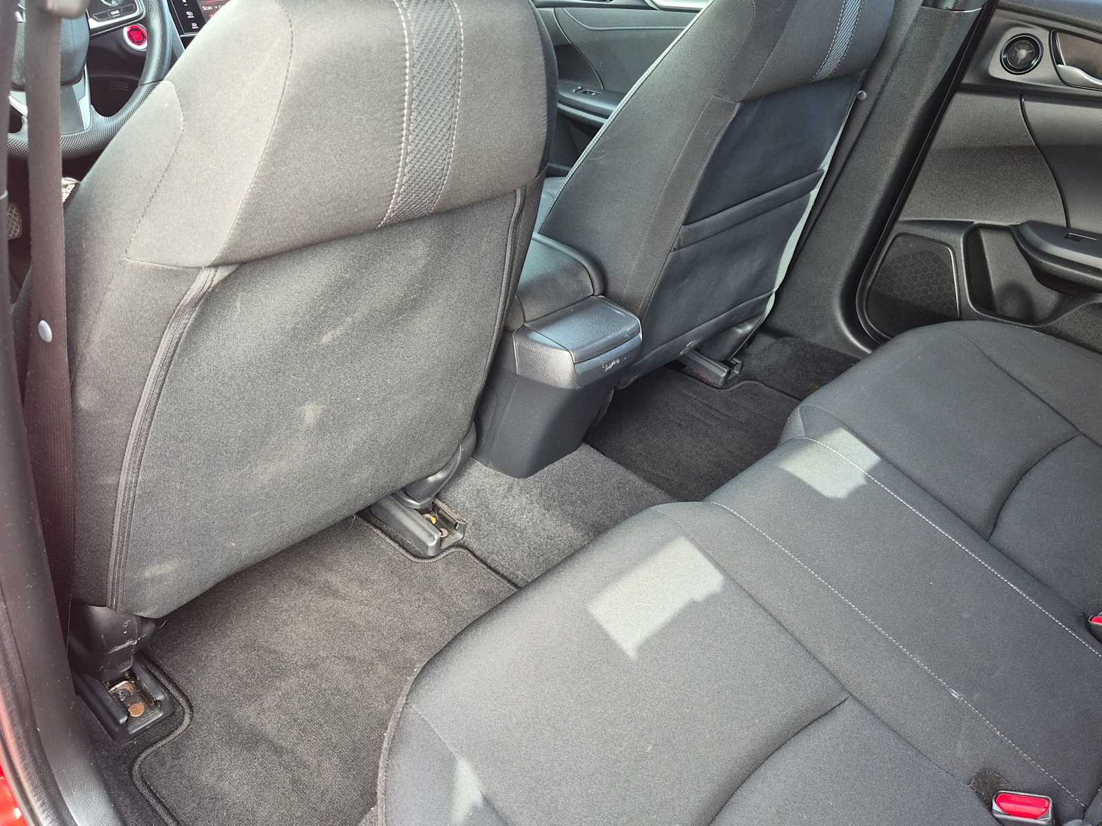2018 Honda Civic Hatchback EX - Photo 17