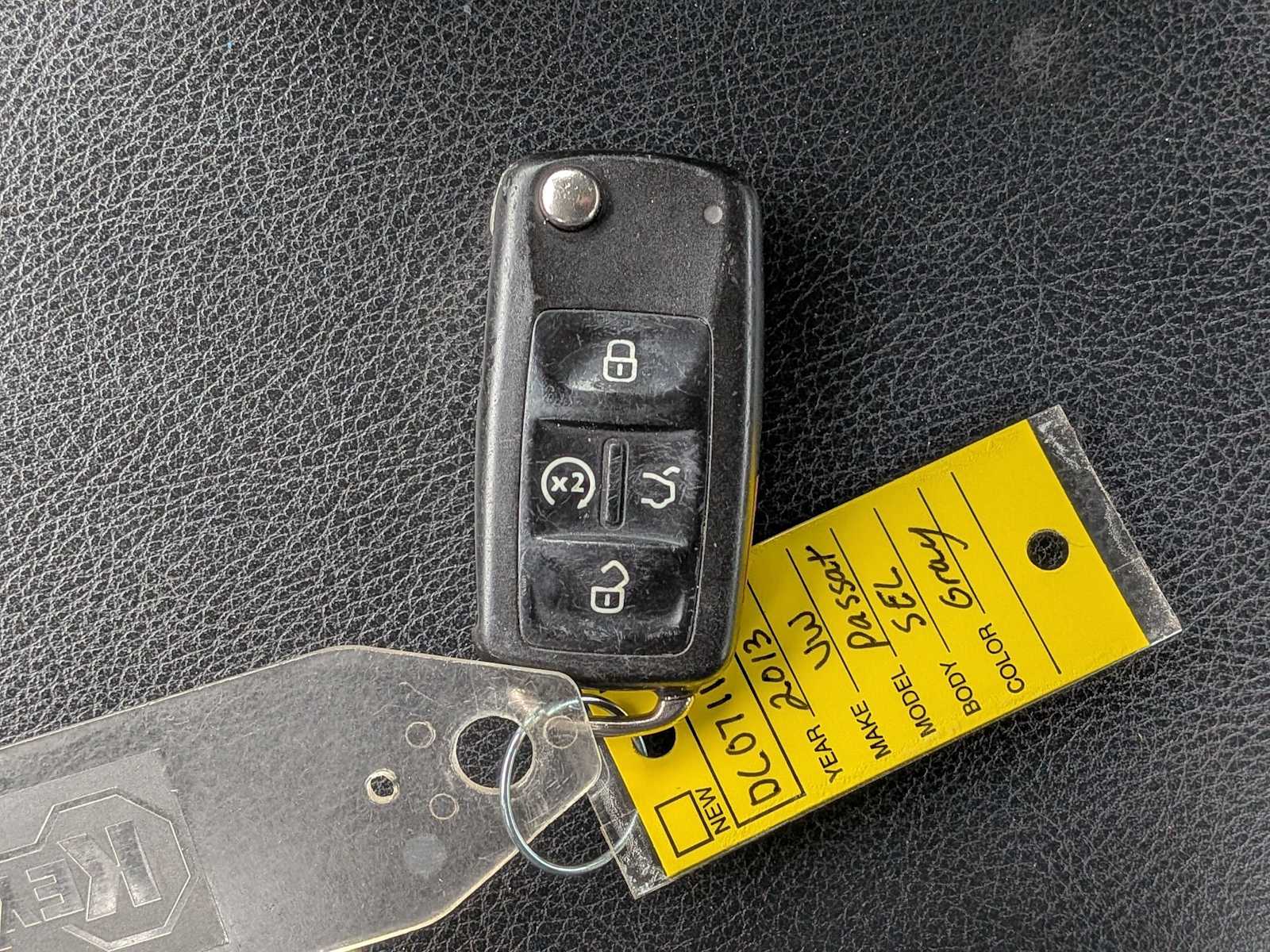 Thumbnail: 2013 Volkswagen Passat - 34