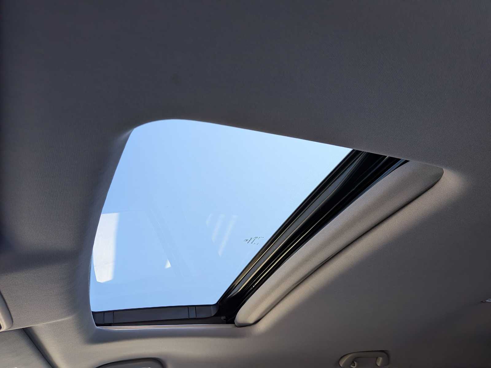 Thumbnail: 2018 Honda Pilot - 17