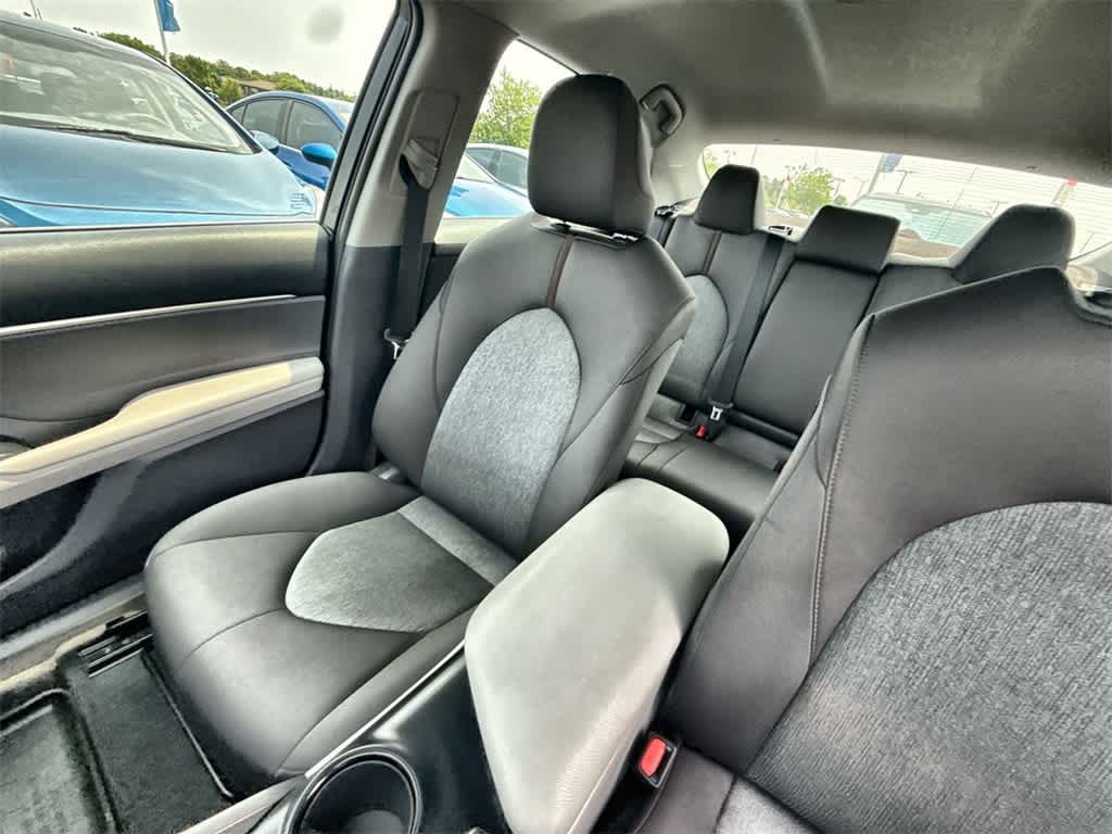 2019 Toyota Camry LE 19