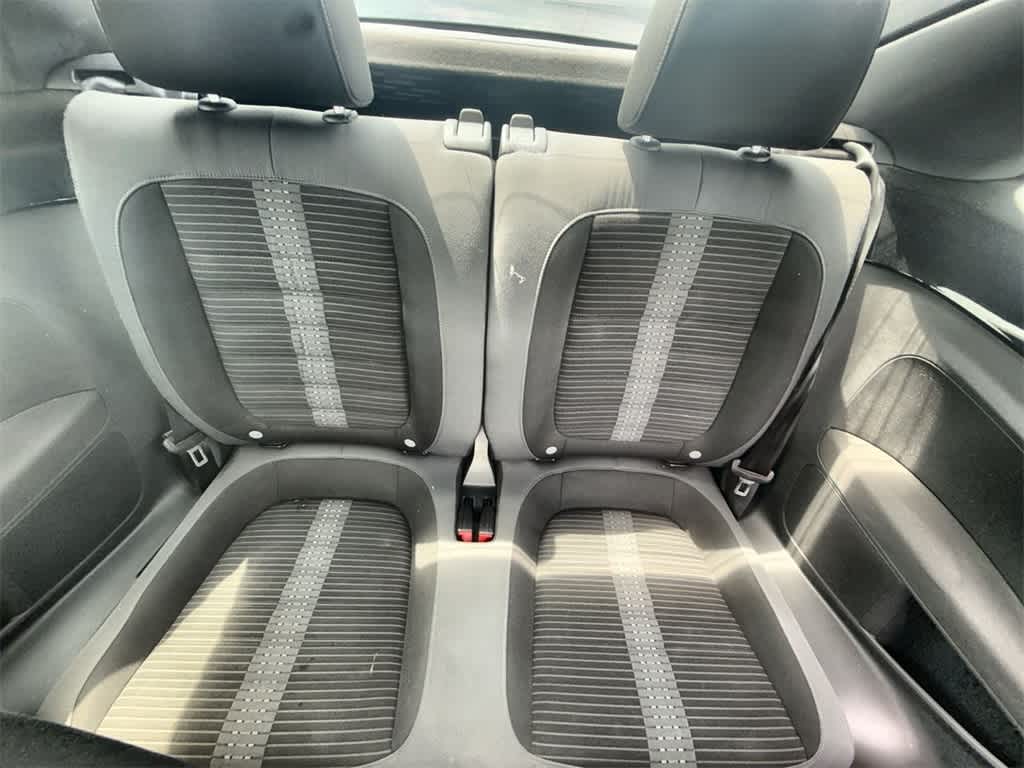 2012 Volkswagen Beetle  19