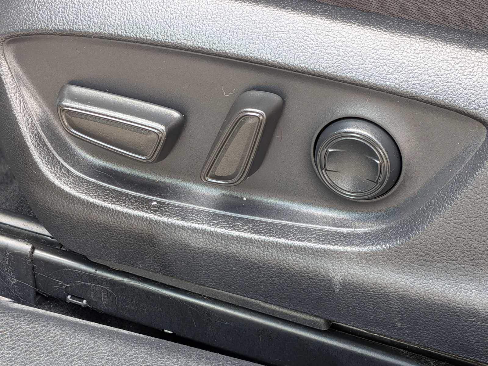 Thumbnail: 2018 Toyota Camry - 30