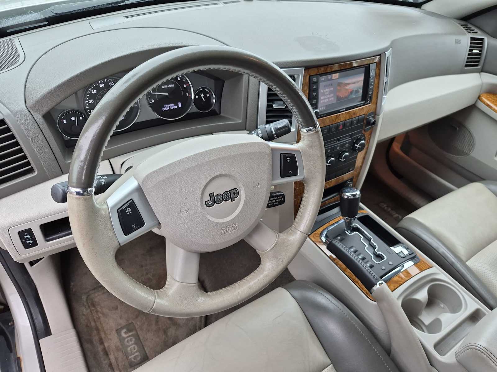 Used 2008 Jeep Grand Cherokee Limited with VIN 1J8HR58N88C150706 for sale in Waukesha, WI