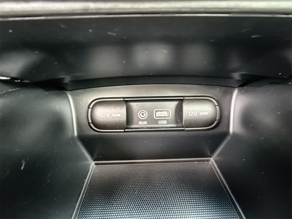 2016 Kia Sorento LX 29