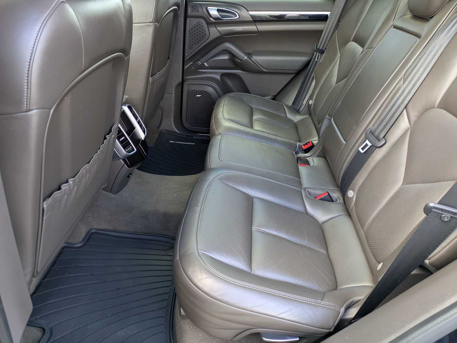 Thumbnail: 2017 Porsche Cayenne - 18