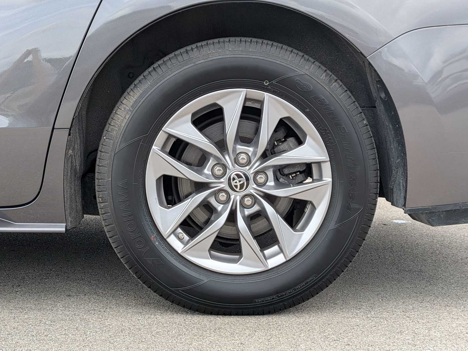 Thumbnail: 2021 Toyota Sienna - 12
