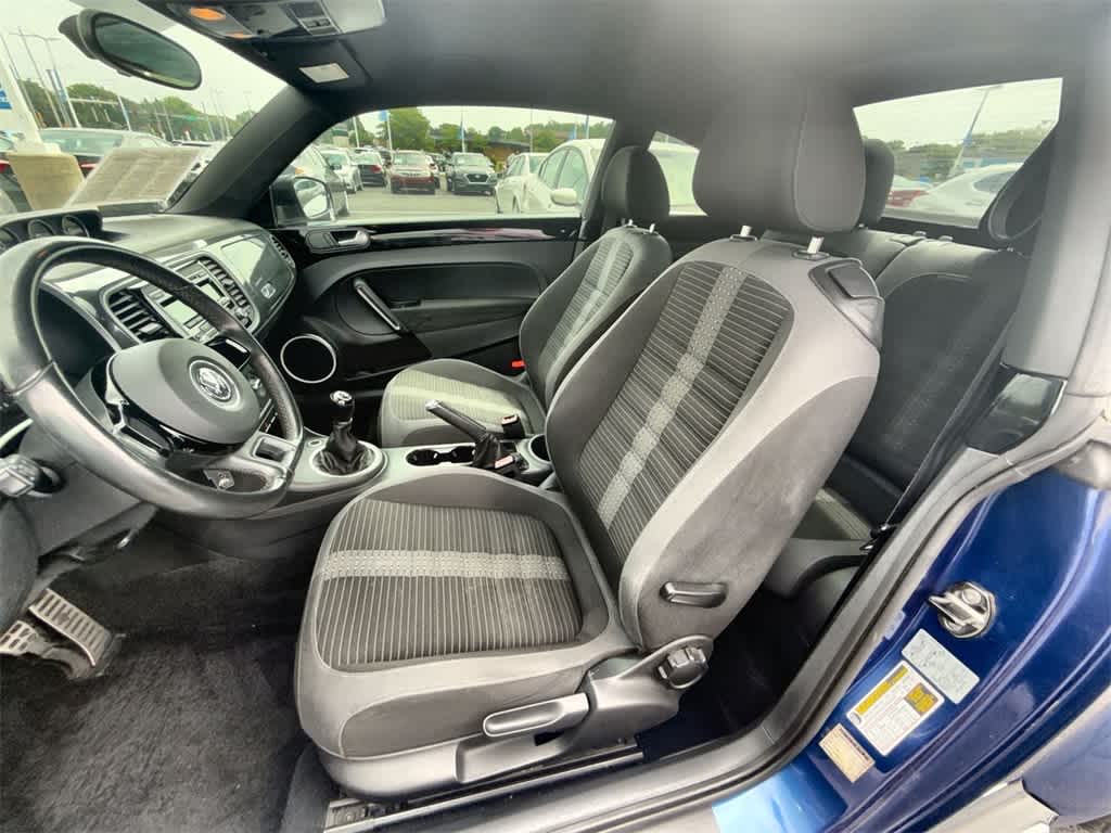 2012 Volkswagen Beetle  15