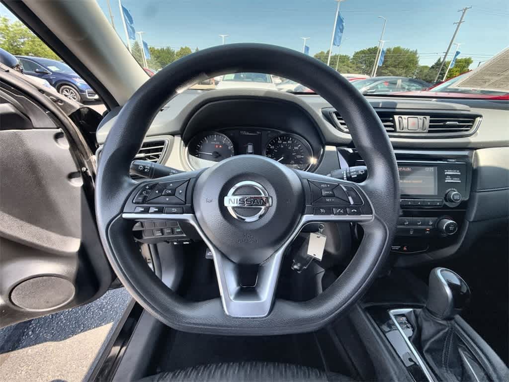 Thumbnail: 2017 Nissan Rogue - 21