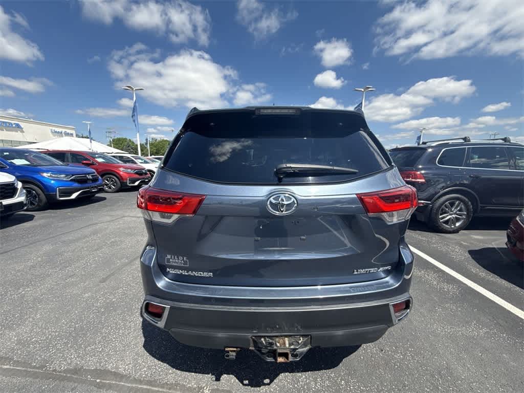 Thumbnail: 2019 Toyota Highlander - 12