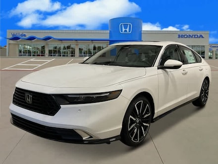 Shop New 2025 Honda Accord Hybrid Touring Sedan For Sale or Lease Near Milwaukee