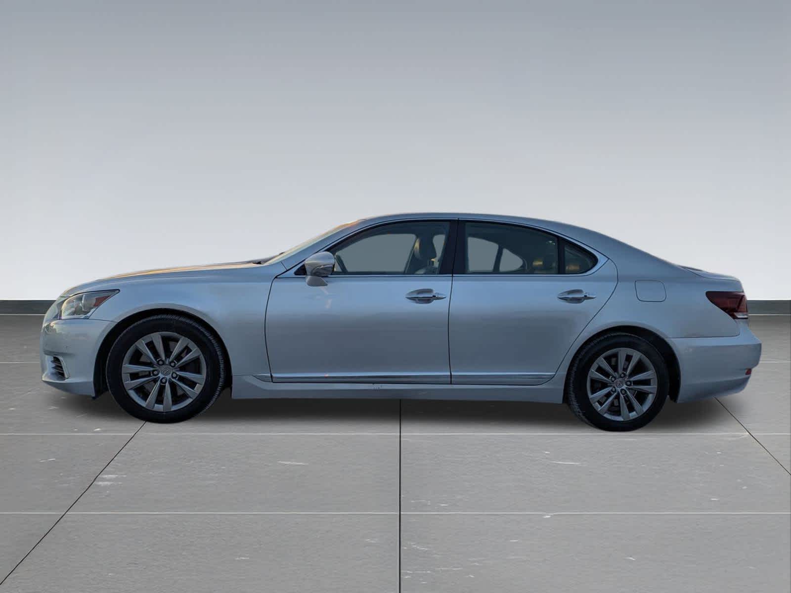 Thumbnail: 2015 Lexus LS - 3
