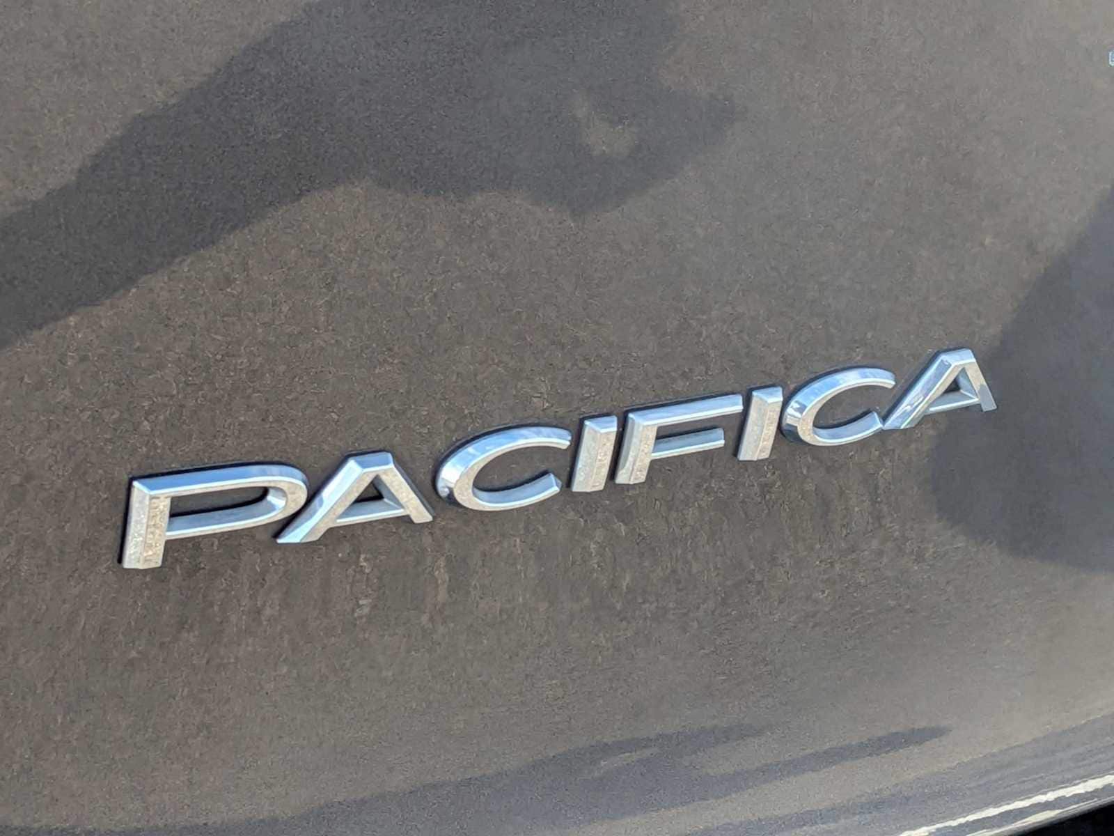 Thumbnail: 2020 Chrysler Pacifica - 11