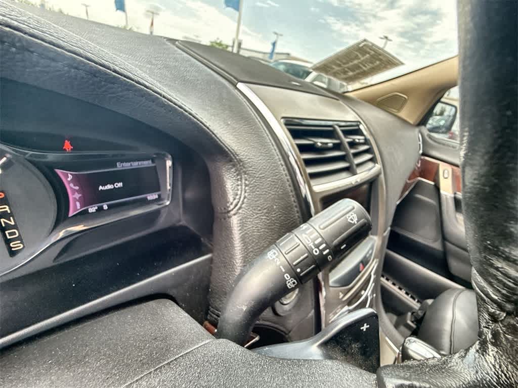 Thumbnail: 2013 Lincoln MKX - 25