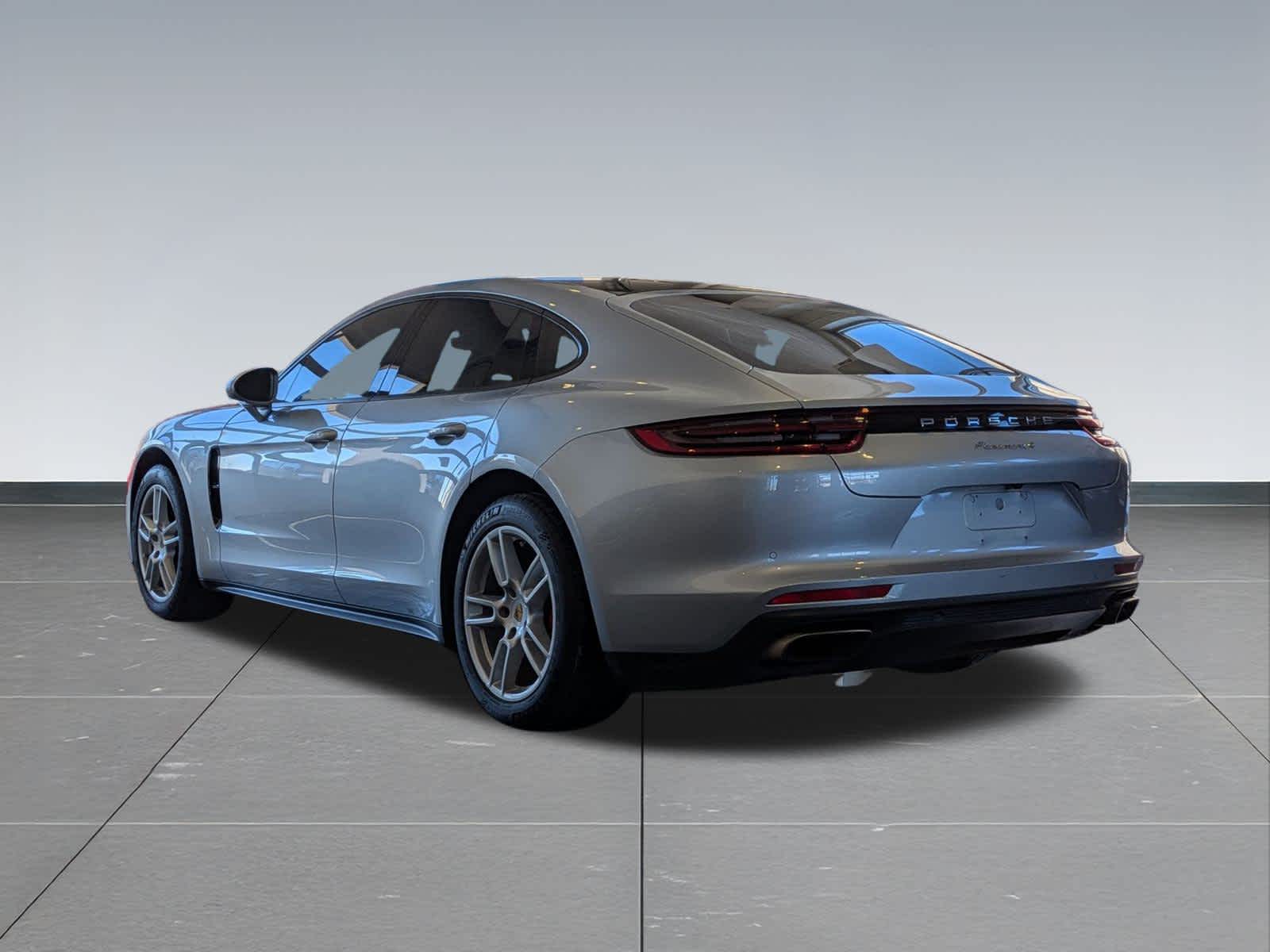 Thumbnail: 2017 Porsche Panamera - 4