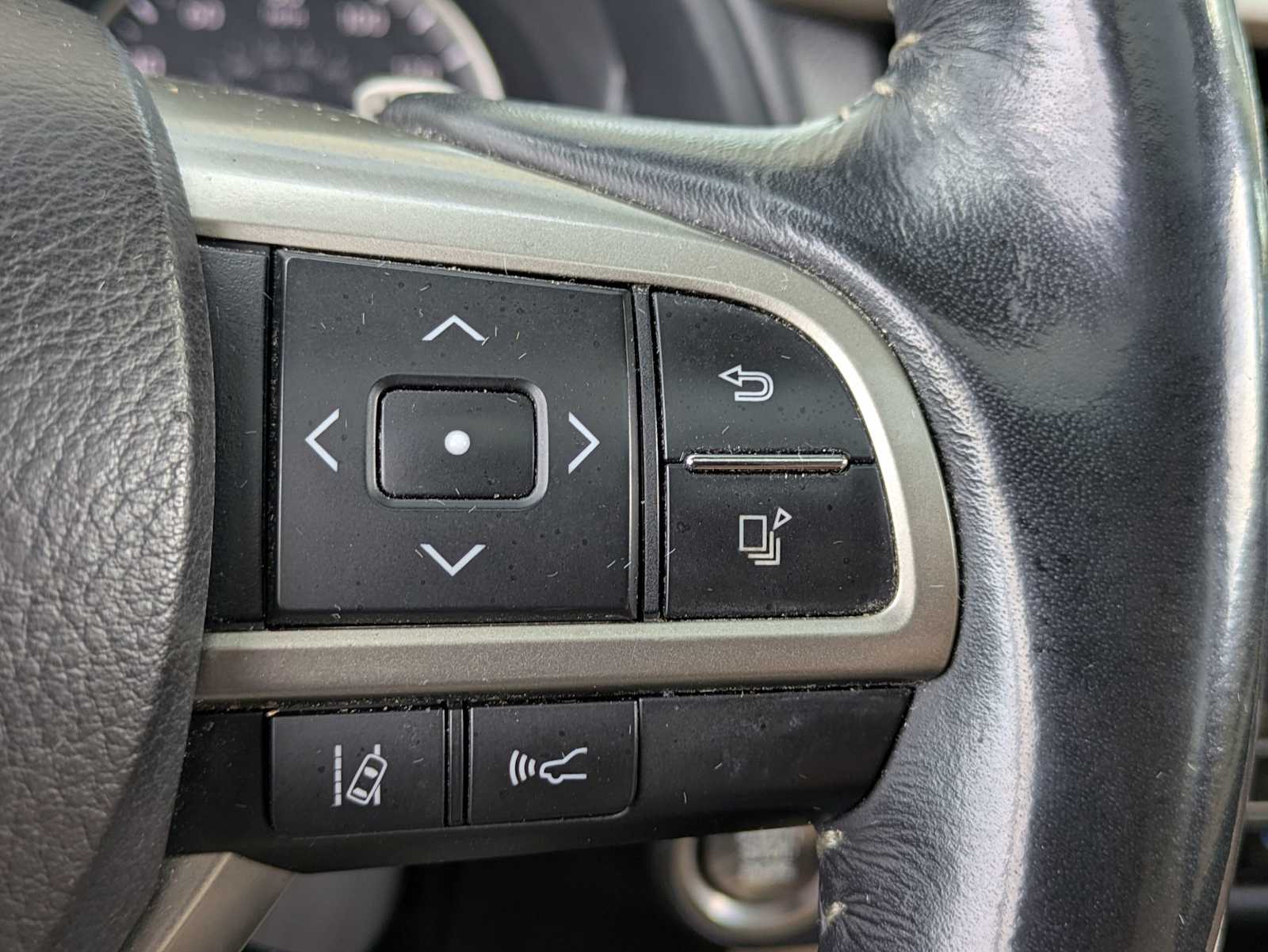 Thumbnail: 2021 Lexus RX - 26