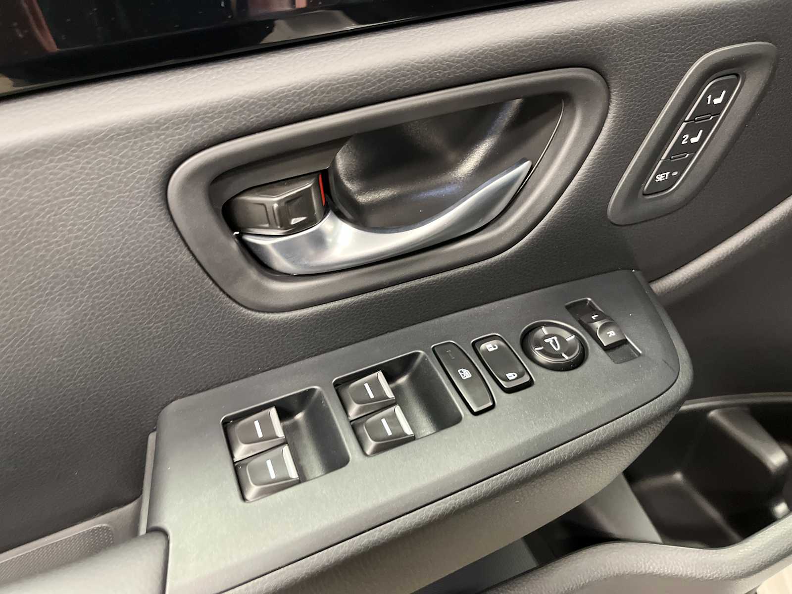 2025 Honda Pilot Touring 12