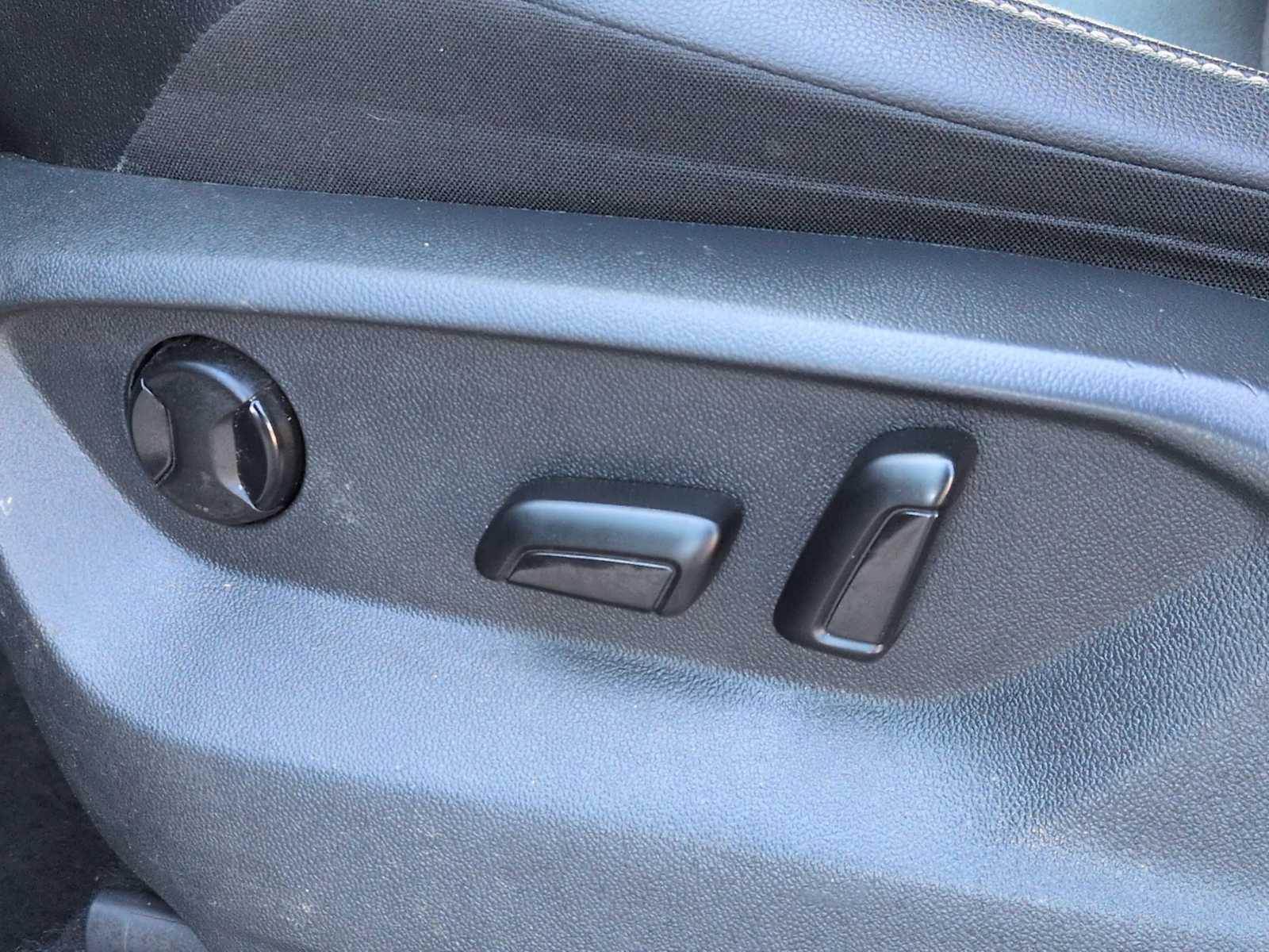 Thumbnail: 2021 Volkswagen Tiguan - 17