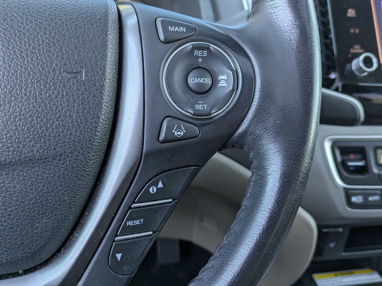 Thumbnail: 2022 Honda Ridgeline - 25