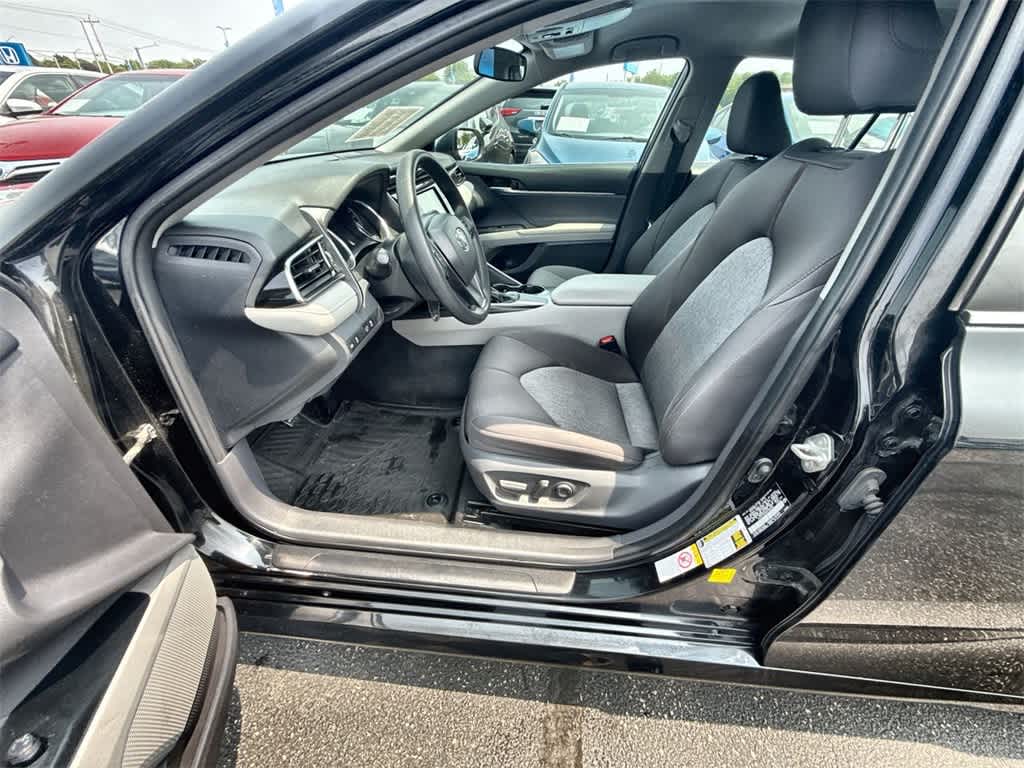 2019 Toyota Camry LE 2