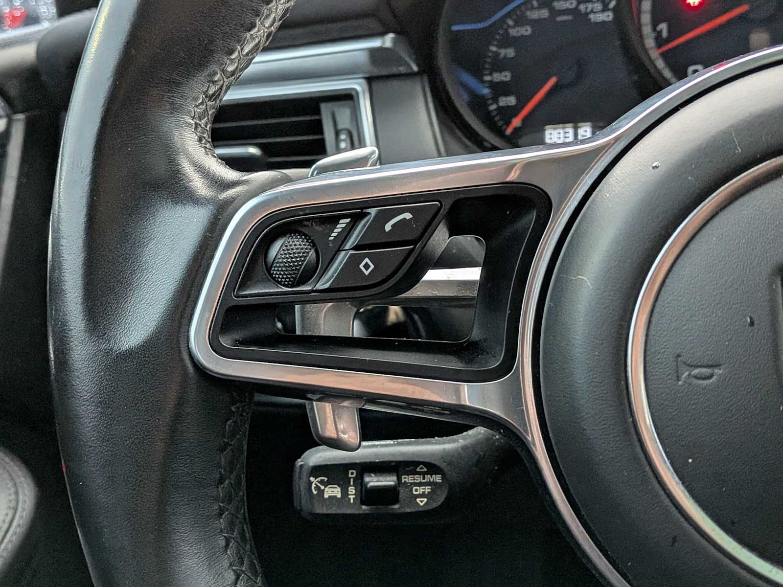 Thumbnail: 2016 Porsche Macan - 24