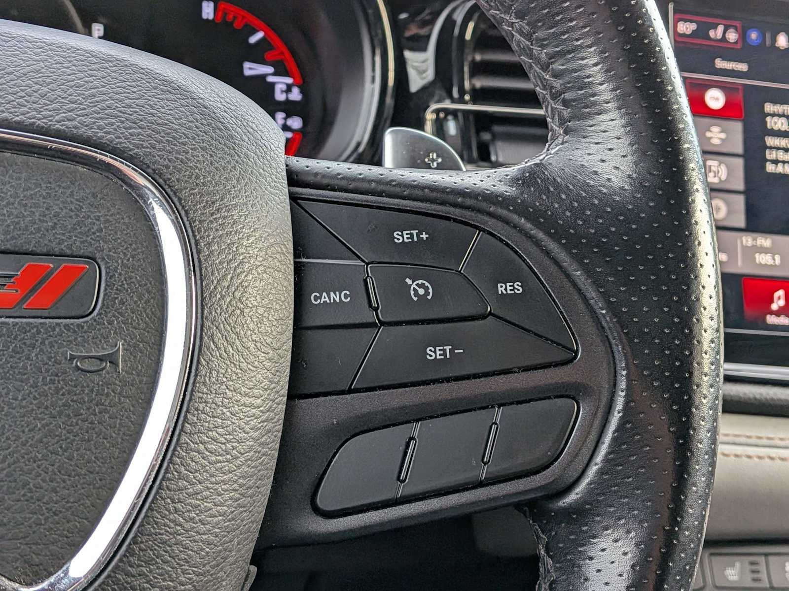 Thumbnail: 2022 Dodge Durango - 23