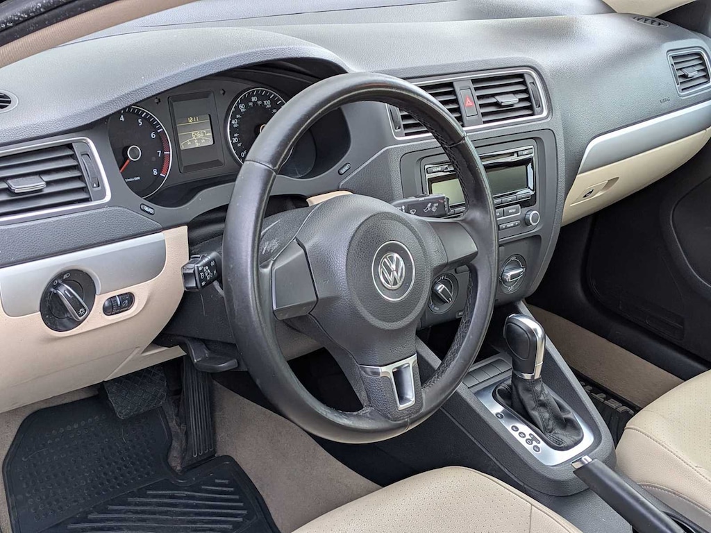 Used 2013 Volkswagen Jetta 2.5L SE w/PZEV Sedan