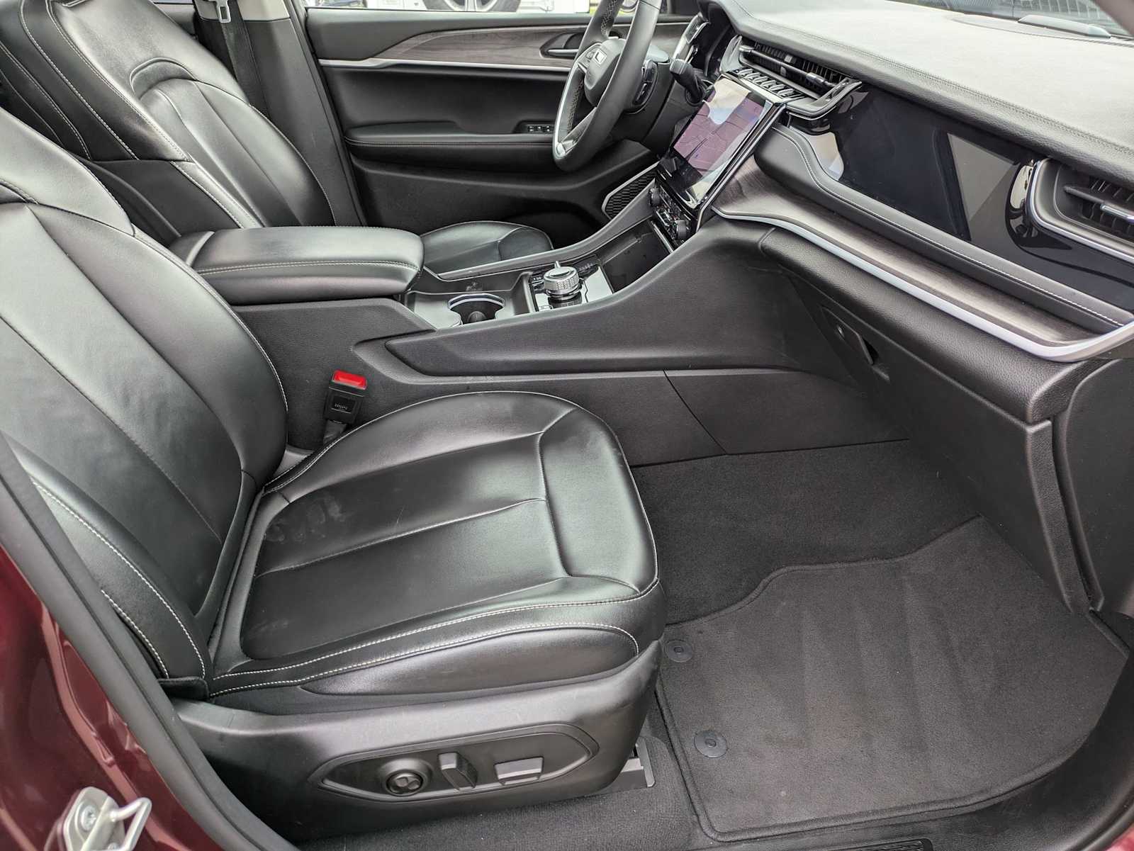 Thumbnail: 2024 Jeep Grand Cherokee - 22