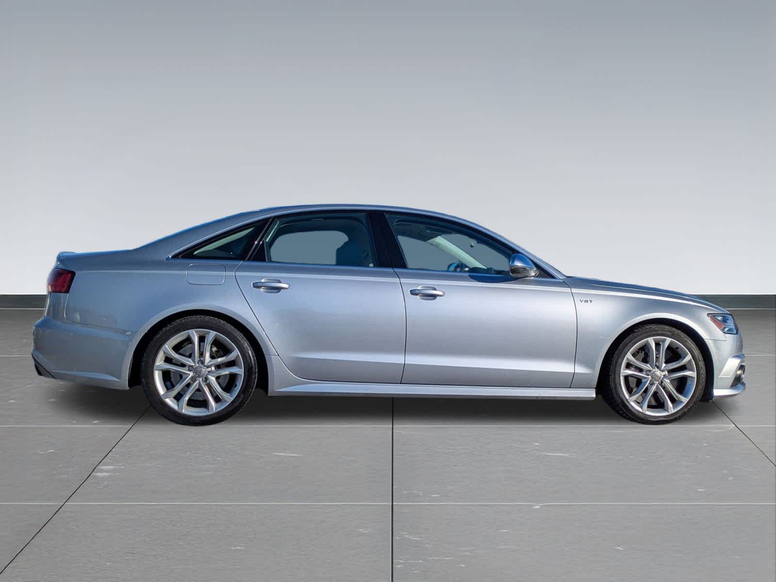 Thumbnail: 2016 Audi S6 - 7