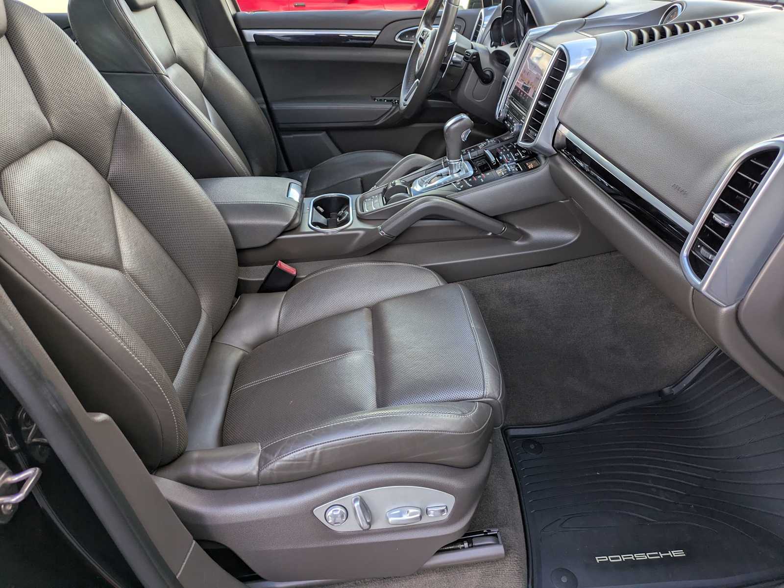 Thumbnail: 2017 Porsche Cayenne - 21