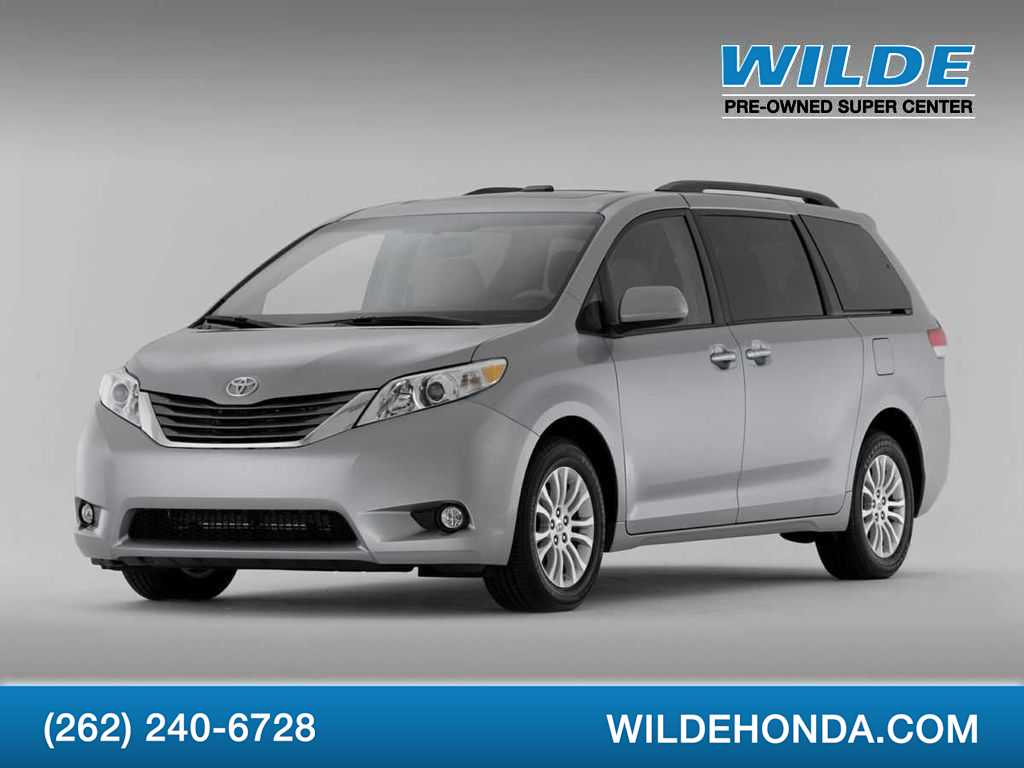 2012 Toyota Sienna LE -
                  Waukesha, WI