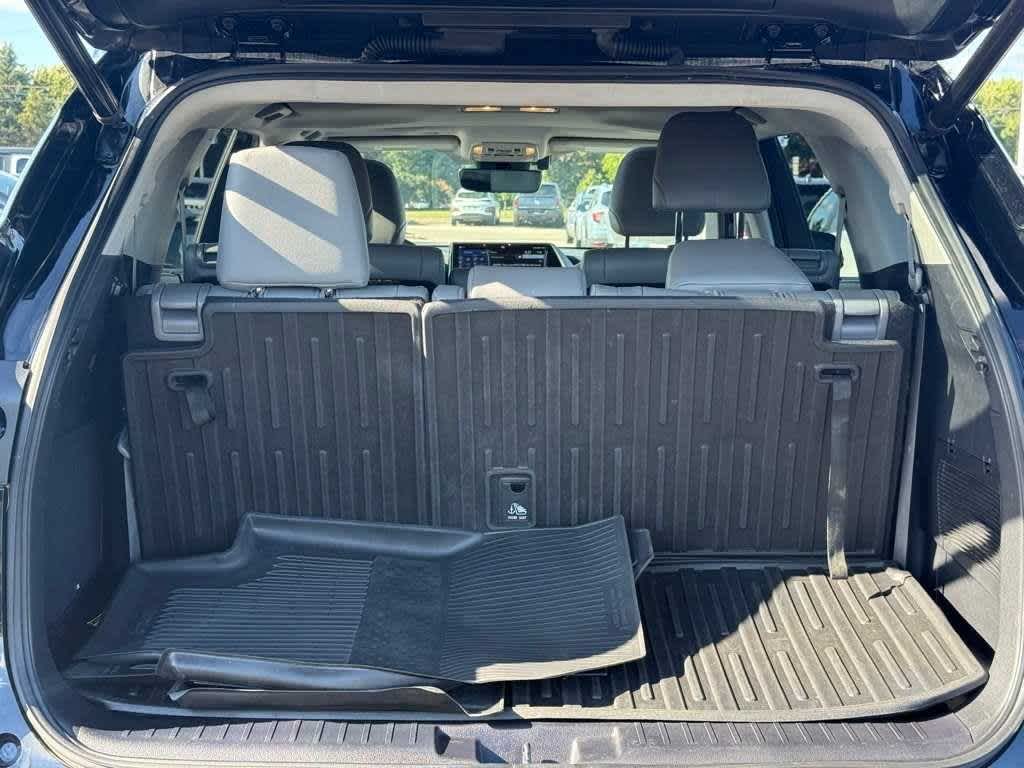 Thumbnail: 2021 Toyota Highlander - 6