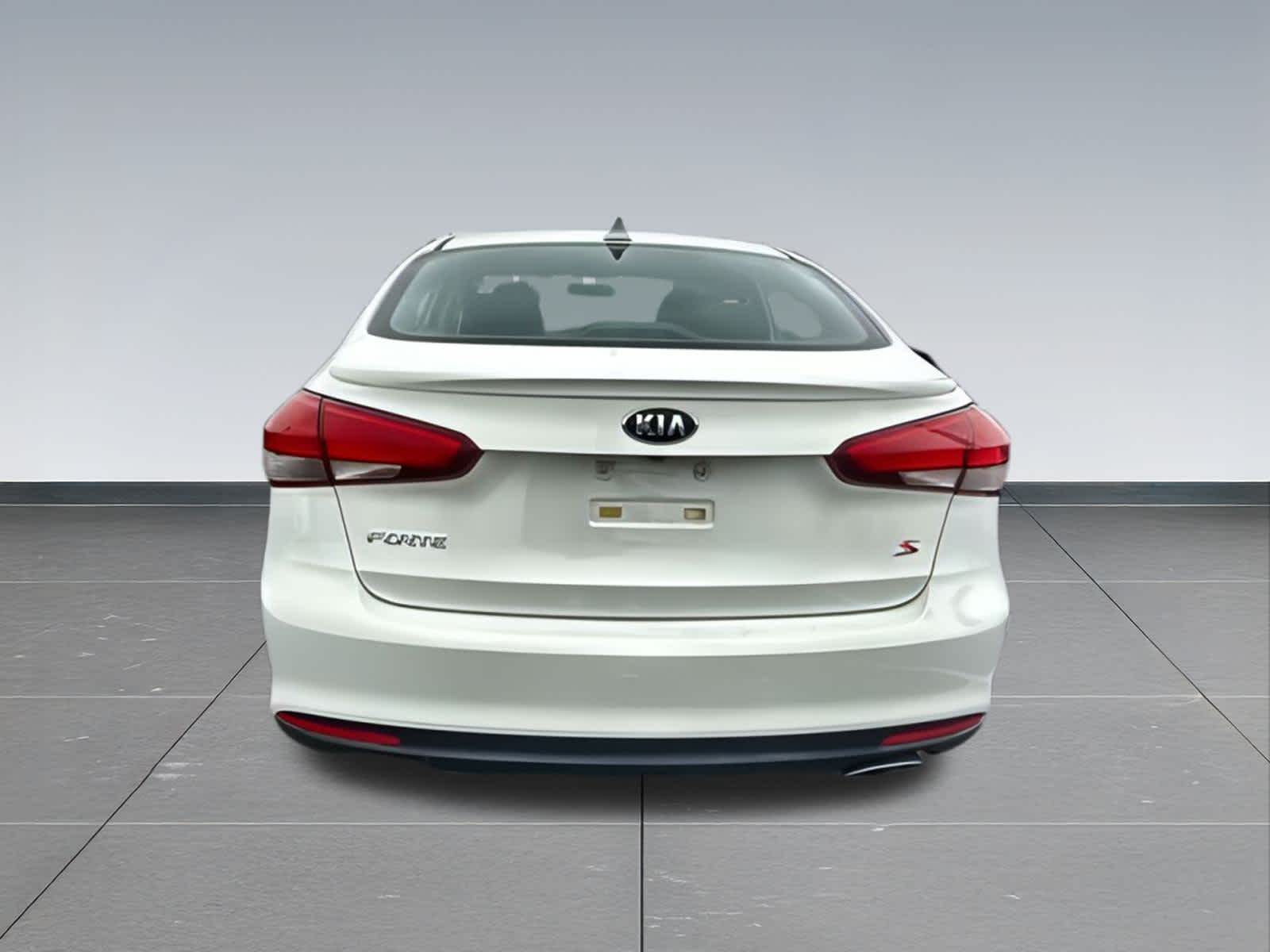 Thumbnail: 2017 Kia Forte - 5