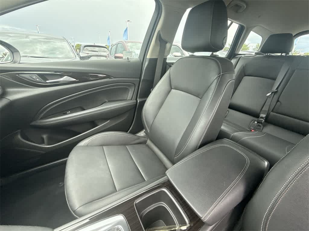 Thumbnail: 2019 Buick Regal - 20