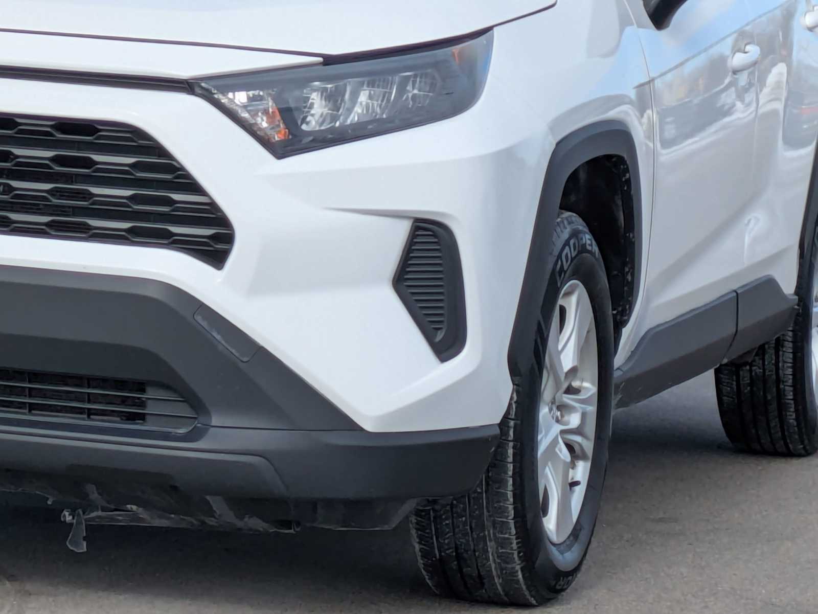 Thumbnail: 2020 Toyota RAV4 - 10