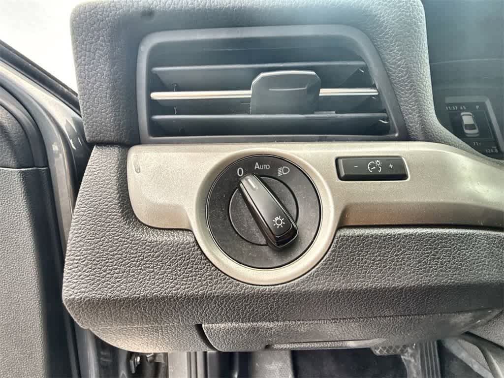 Thumbnail: 2022 Volkswagen Passat - 15