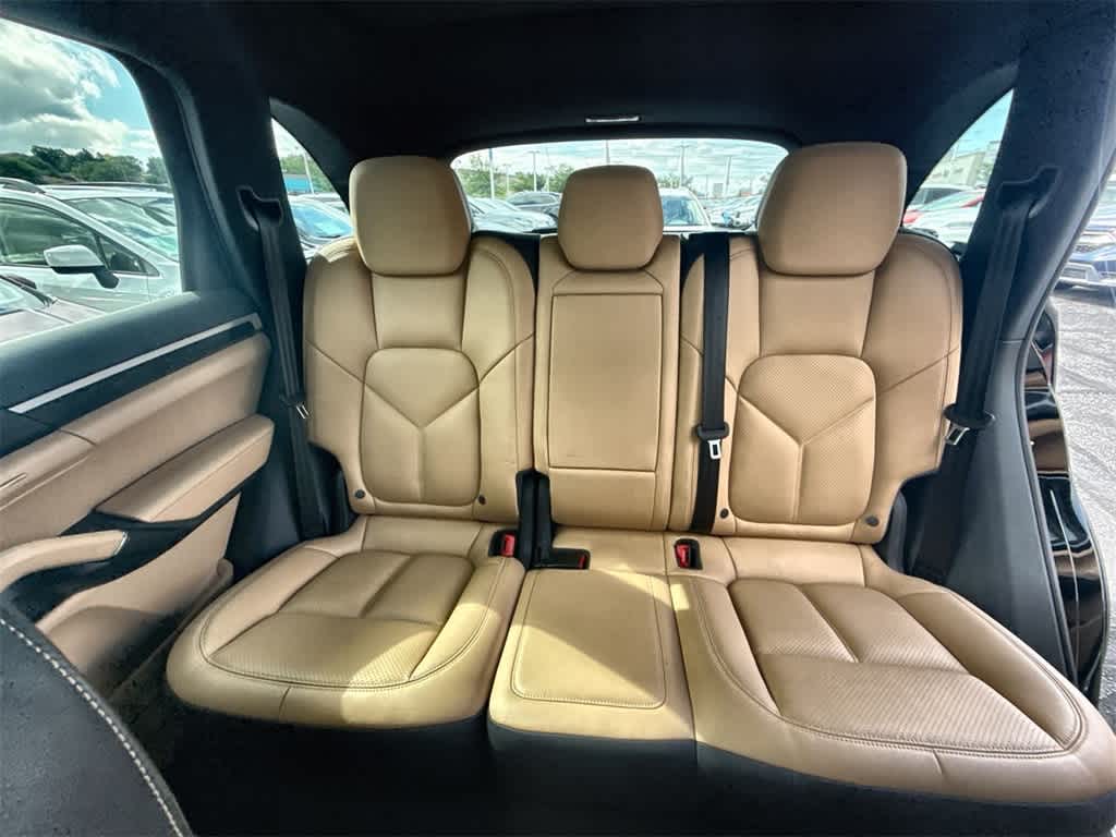 Thumbnail: 2016 Porsche Cayenne - 19