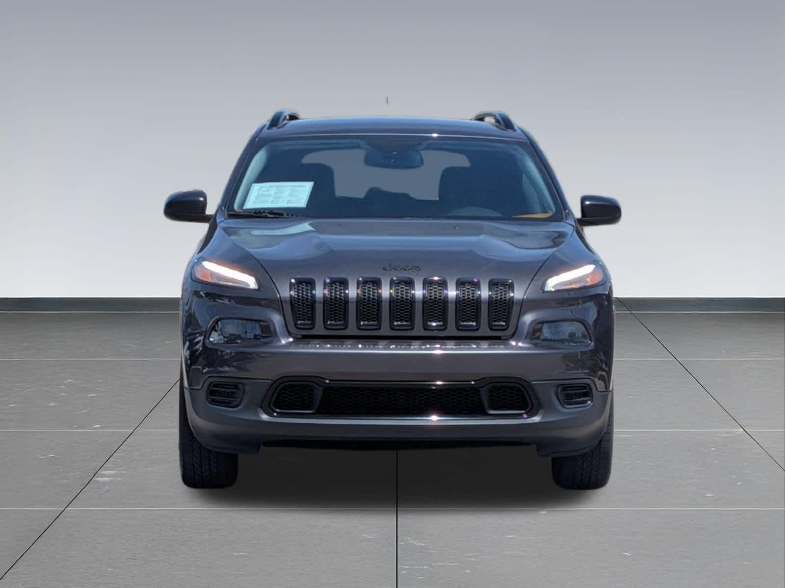 Thumbnail: 2016 Jeep Cherokee - 8