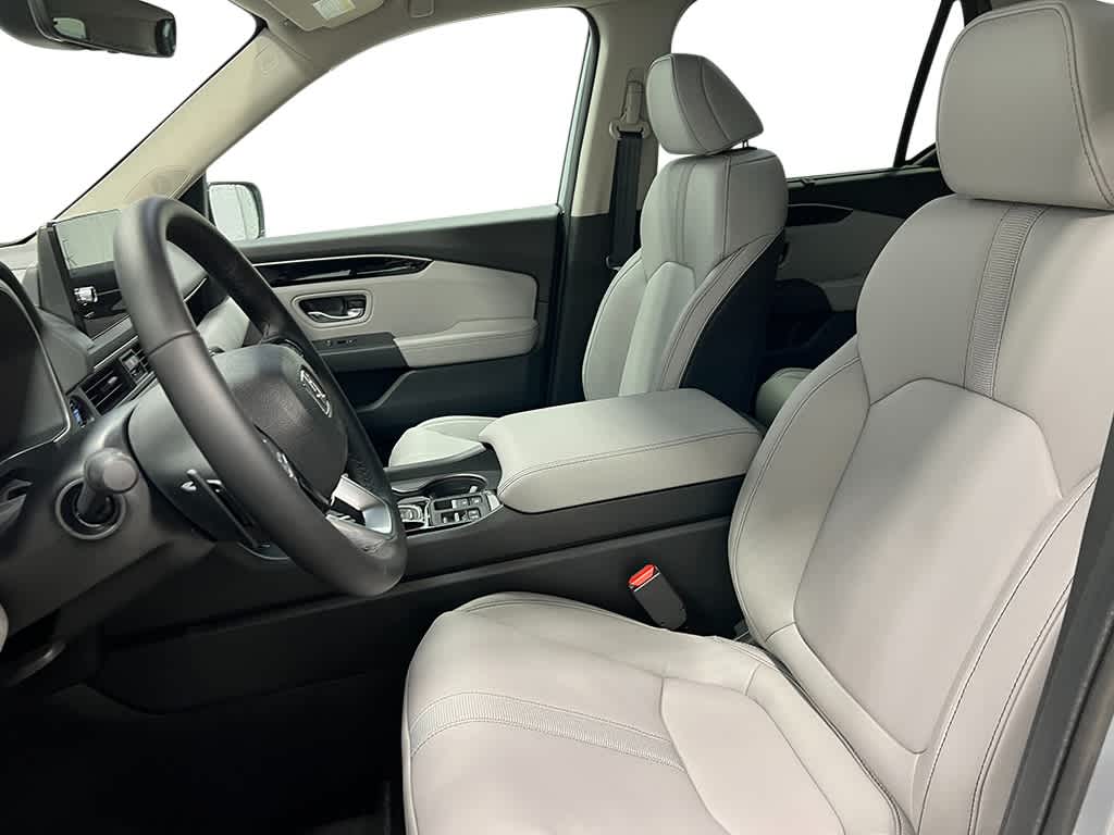 Thumbnail: 2025 Honda Pilot - 13