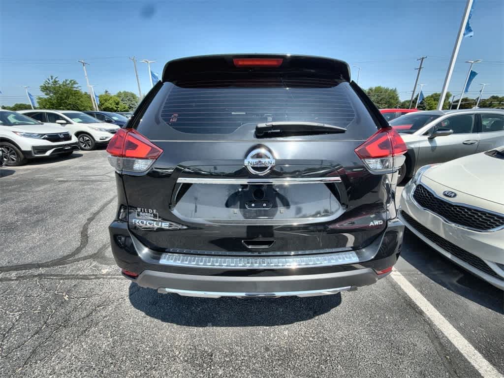 Thumbnail: 2017 Nissan Rogue - 5