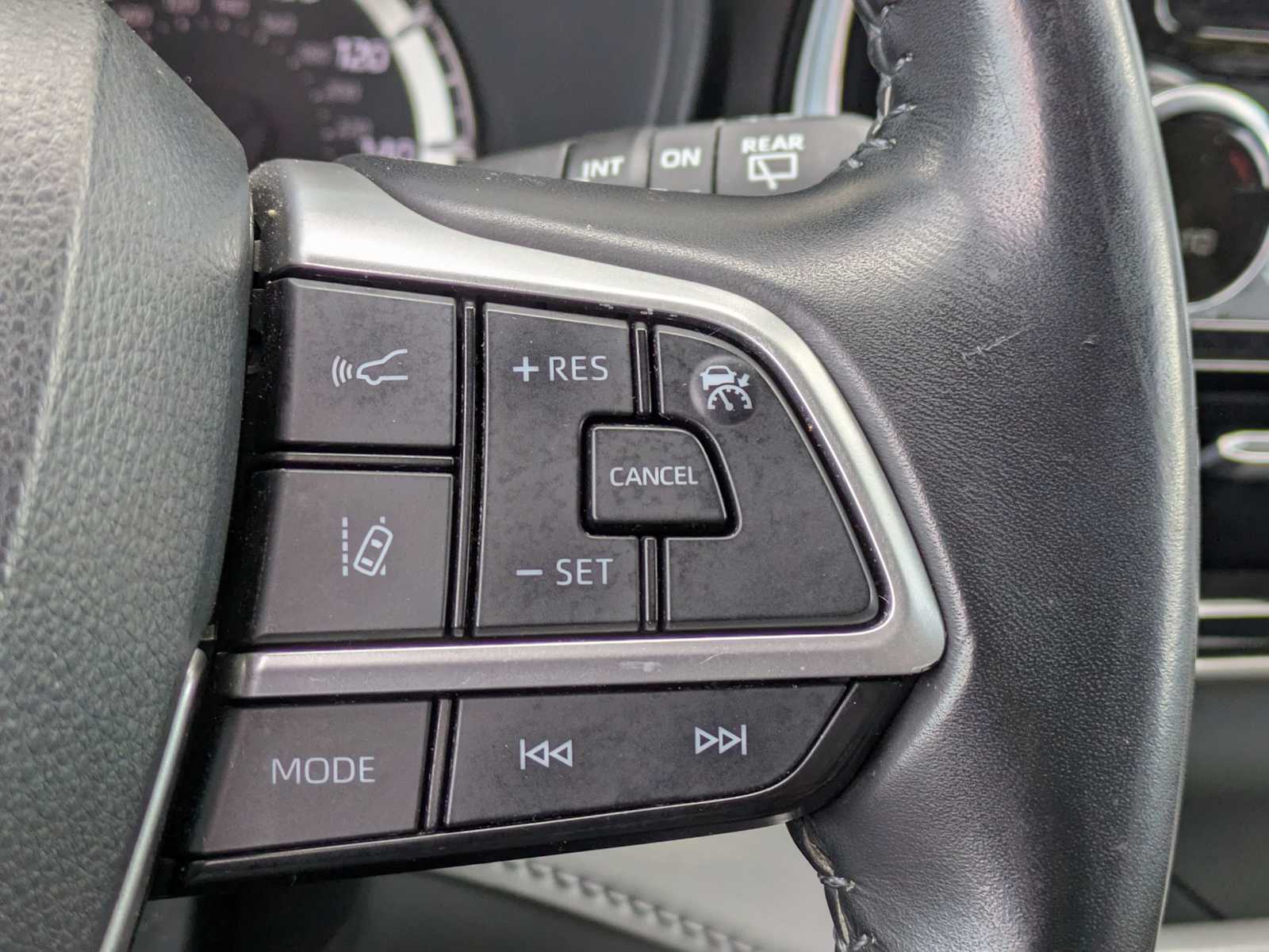 Thumbnail: 2022 Toyota Highlander - 23