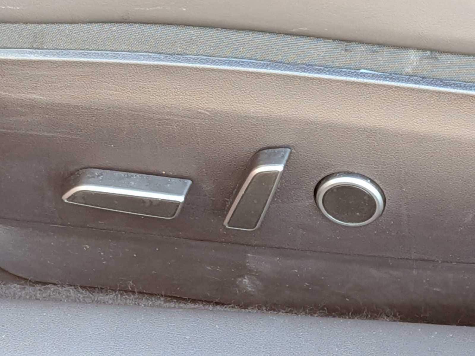 Thumbnail: 2022 Tesla Model 3 - 15