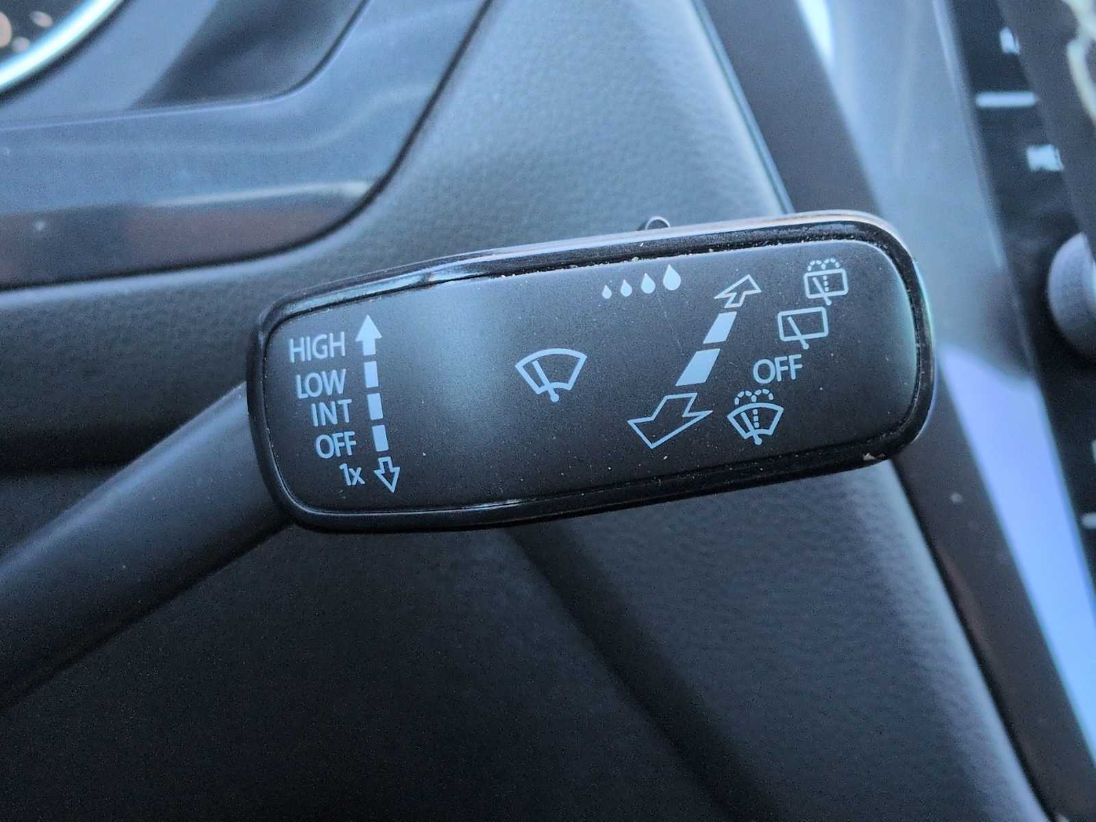 Thumbnail: 2021 Volkswagen Tiguan - 25