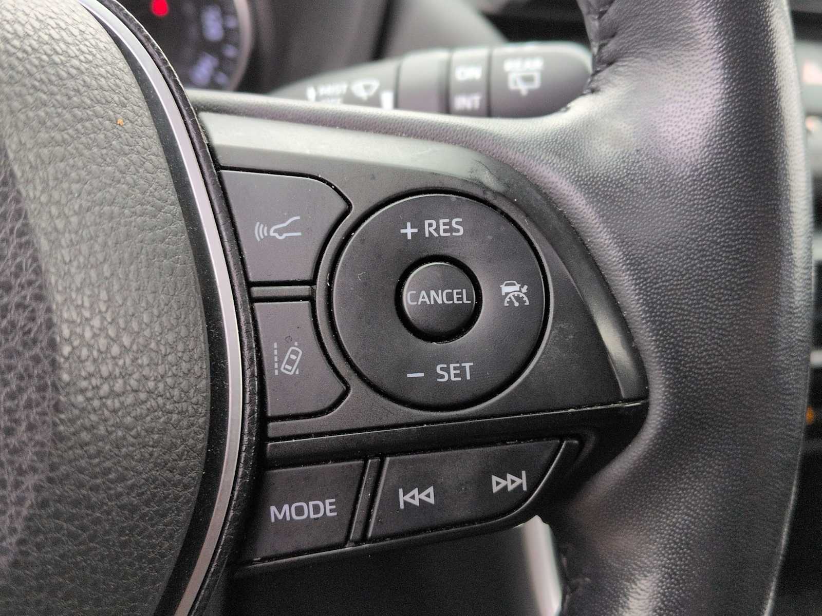 Thumbnail: 2019 Toyota RAV4 - 25